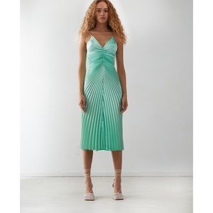 Delfi Marylin pleaded dress 👗